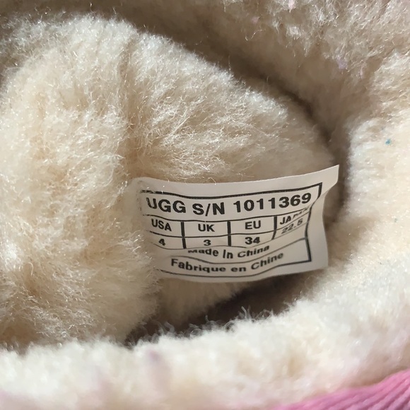 UGG girls boots size:4 tan/pink trim very cute! - Picture 6 of 9